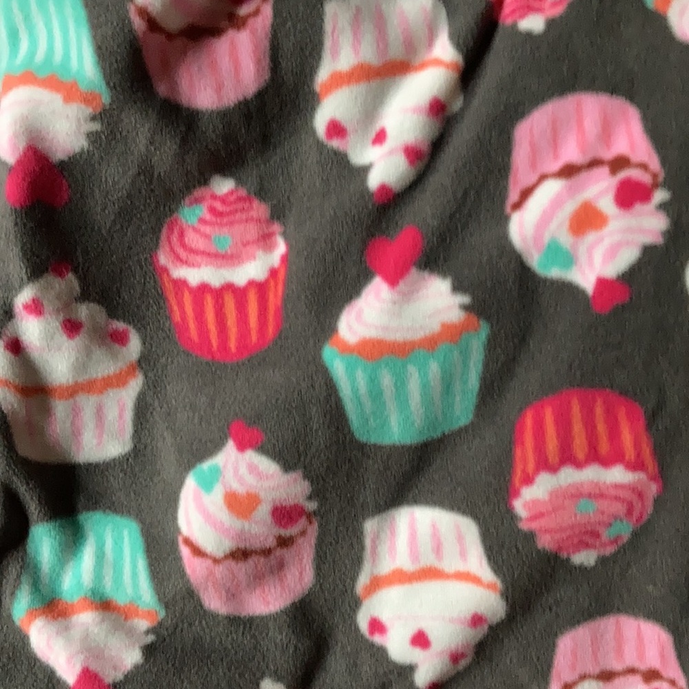 Carters Cupcake 🧁 PJs - Picture 2 of 5